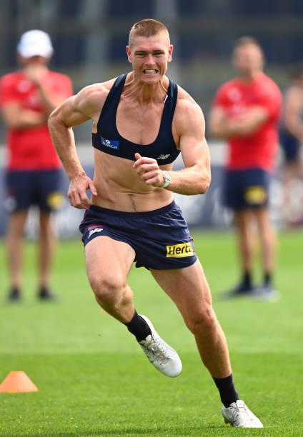 adam-tomlinson-of-the-demons-does-sprint-work-during-a-melbourne-afl-picture-id1357371874.jpg